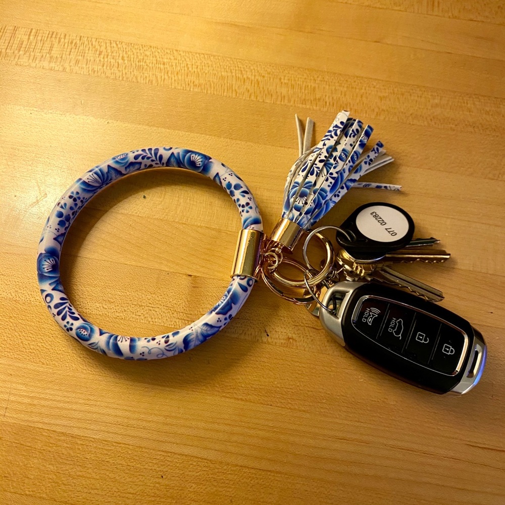 Beautiful Bangle Key Ring!